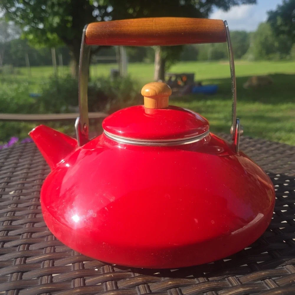 Vintage Mikasa Kettle Express Red Metal Enamel Tea Kettle 2.5 Qt Japan